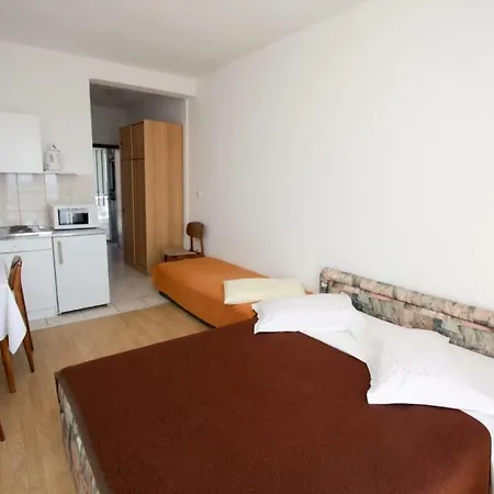 Elenora Гостевой дом Брист