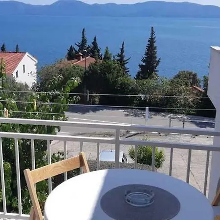 Elenora ゲストハウス