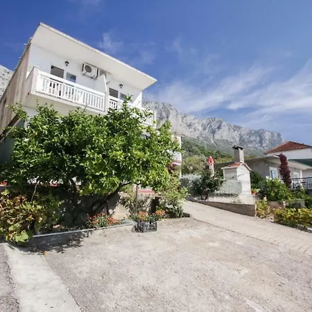 Elenora Guest house *